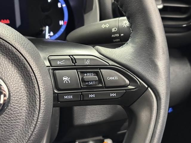 ヤリスクロス ＨＹＢＲＩＤ　Ｚ　ハーフレザー／純正８インチナビ／全方位カメラ／地デジ／レーダークルコン／レーンキープアシスト／クリアランスソナー／パワーシート／シートヒーター／ステアリングヒーター／ＢＳＭ／ＥＴＣ／ＬＥＤヘッド（7枚目）