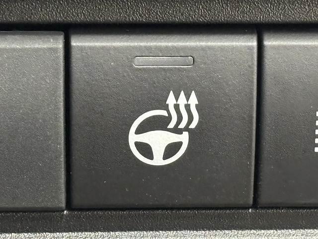 ヤリスクロス ＨＹＢＲＩＤ　Ｚ　ハーフレザー／純正８インチナビ／全方位カメラ／地デジ／レーダークルコン／レーンキープアシスト／クリアランスソナー／パワーシート／シートヒーター／ステアリングヒーター／ＢＳＭ／ＥＴＣ／ＬＥＤヘッド（9枚目）