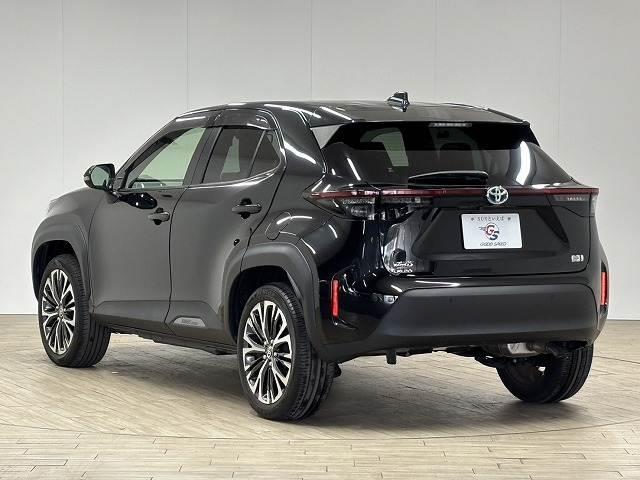 ヤリスクロス ＨＹＢＲＩＤ　Ｚ　ハーフレザー／純正８インチナビ／全方位カメラ／地デジ／レーダークルコン／レーンキープアシスト／クリアランスソナー／パワーシート／シートヒーター／ステアリングヒーター／ＢＳＭ／ＥＴＣ／ＬＥＤヘッド（17枚目）