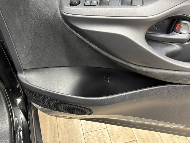 ヤリスクロス ＨＹＢＲＩＤ　Ｚ　ハーフレザー／純正８インチナビ／全方位カメラ／地デジ／レーダークルコン／レーンキープアシスト／クリアランスソナー／パワーシート／シートヒーター／ステアリングヒーター／ＢＳＭ／ＥＴＣ／ＬＥＤヘッド（40枚目）