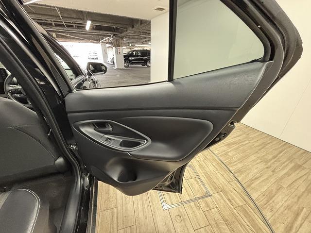 ヤリスクロス ＨＹＢＲＩＤ　Ｚ　ハーフレザー／純正８インチナビ／全方位カメラ／地デジ／レーダークルコン／レーンキープアシスト／クリアランスソナー／パワーシート／シートヒーター／ステアリングヒーター／ＢＳＭ／ＥＴＣ／ＬＥＤヘッド（42枚目）