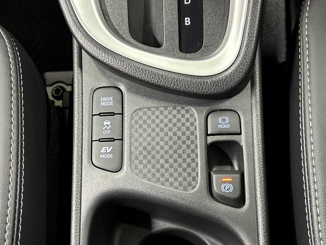 ヤリスクロス ＨＹＢＲＩＤ　Ｚ　ハーフレザー／純正８インチナビ／全方位カメラ／地デジ／レーダークルコン／レーンキープアシスト／クリアランスソナー／パワーシート／シートヒーター／ステアリングヒーター／ＢＳＭ／ＥＴＣ／ＬＥＤヘッド（55枚目）