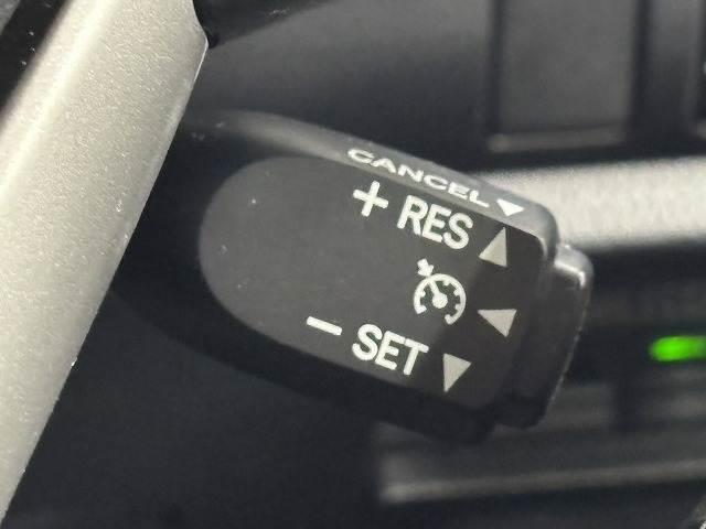 ヴォクシー ＺＳ　煌ＩＩＩ　ワンオーナー／純正１０．５型ナビ／１２．１型後席モニター／両側電動スライドドア／クルコン／衝突軽減／オートハイビーム／アイドリングストップ／ＬＥＤヘッドライト／ＥＴＣ／スマートキー／オートエアコン（8枚目）