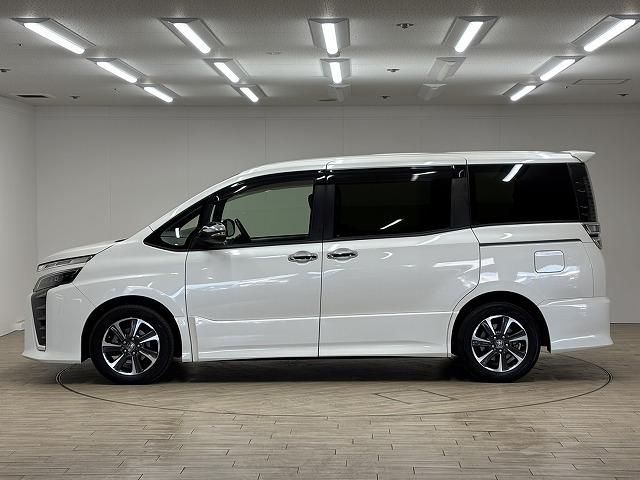 ヴォクシー ＺＳ　煌ＩＩＩ　ワンオーナー／純正１０．５型ナビ／１２．１型後席モニター／両側電動スライドドア／クルコン／衝突軽減／オートハイビーム／アイドリングストップ／ＬＥＤヘッドライト／ＥＴＣ／スマートキー／オートエアコン（26枚目）