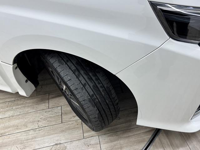 ヴォクシー ＺＳ　煌ＩＩＩ　ワンオーナー／純正１０．５型ナビ／１２．１型後席モニター／両側電動スライドドア／クルコン／衝突軽減／オートハイビーム／アイドリングストップ／ＬＥＤヘッドライト／ＥＴＣ／スマートキー／オートエアコン（32枚目）