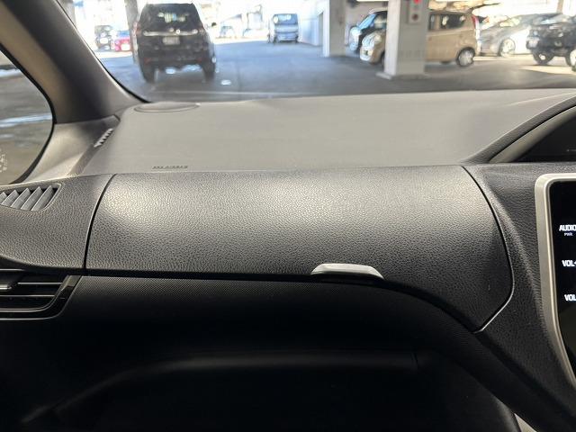 ヴォクシー ＺＳ　煌ＩＩＩ　ワンオーナー／純正１０．５型ナビ／１２．１型後席モニター／両側電動スライドドア／クルコン／衝突軽減／オートハイビーム／アイドリングストップ／ＬＥＤヘッドライト／ＥＴＣ／スマートキー／オートエアコン（35枚目）