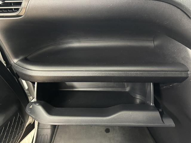 ヴォクシー ＺＳ　煌ＩＩＩ　ワンオーナー／純正１０．５型ナビ／１２．１型後席モニター／両側電動スライドドア／クルコン／衝突軽減／オートハイビーム／アイドリングストップ／ＬＥＤヘッドライト／ＥＴＣ／スマートキー／オートエアコン（37枚目）