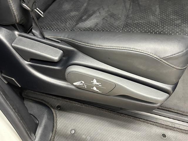 ヴォクシー ＺＳ　煌ＩＩＩ　ワンオーナー／純正１０．５型ナビ／１２．１型後席モニター／両側電動スライドドア／クルコン／衝突軽減／オートハイビーム／アイドリングストップ／ＬＥＤヘッドライト／ＥＴＣ／スマートキー／オートエアコン（39枚目）