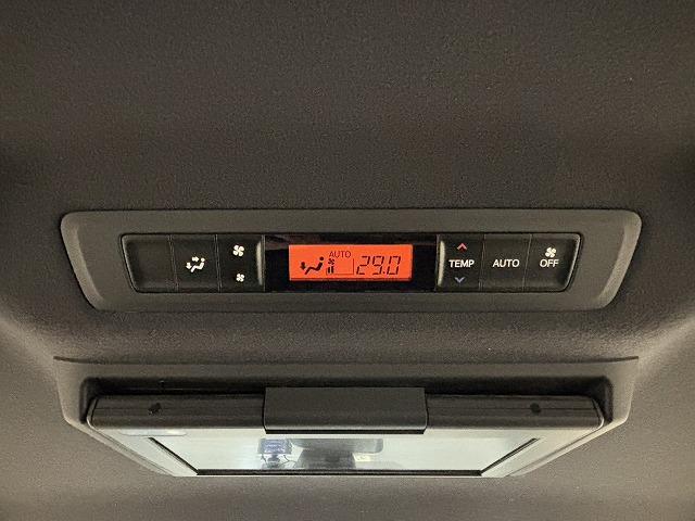 ヴォクシー ＺＳ　煌ＩＩＩ　ワンオーナー／純正１０．５型ナビ／１２．１型後席モニター／両側電動スライドドア／クルコン／衝突軽減／オートハイビーム／アイドリングストップ／ＬＥＤヘッドライト／ＥＴＣ／スマートキー／オートエアコン（40枚目）