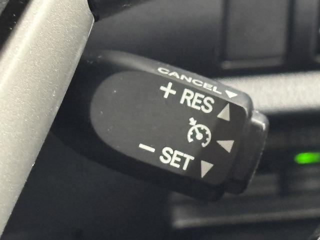 ヴォクシー ＺＳ　煌ＩＩＩ　ワンオーナー／純正１０．５型ナビ／１２．１型後席モニター／両側電動スライドドア／クルコン／衝突軽減／オートハイビーム／アイドリングストップ／ＬＥＤヘッドライト／ＥＴＣ／スマートキー／オートエアコン（51枚目）