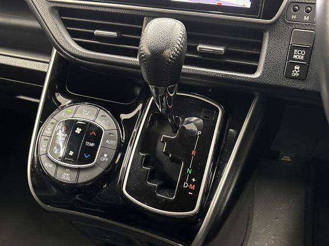 ヴォクシー ＺＳ　煌ＩＩＩ　ワンオーナー／純正１０．５型ナビ／１２．１型後席モニター／両側電動スライドドア／クルコン／衝突軽減／オートハイビーム／アイドリングストップ／ＬＥＤヘッドライト／ＥＴＣ／スマートキー／オートエアコン（53枚目）