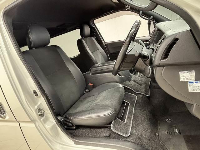 ハイエースバン スーパーＧＬ　ダークプライム２　両側電動スライド／ハーフレザー／デジタルインナーミラー／ＬＥＤヘッドライト／オートハイビーム／レーンキープアシスト／衝突軽減／純正ナビ／地デジ／バックカメラ／スマートキー／プッシュスタート（5枚目）