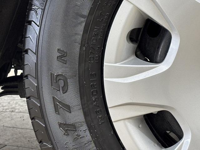 ハイエースバン スーパーＧＬ　ダークプライム２　両側電動スライド／ハーフレザー／デジタルインナーミラー／ＬＥＤヘッドライト／オートハイビーム／レーンキープアシスト／衝突軽減／純正ナビ／地デジ／バックカメラ／スマートキー／プッシュスタート（59枚目）