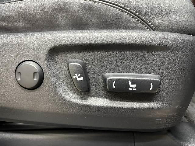 ランドクルーザープラド ＴＸ　Ｌパッケージ　ワンオーナー／ブラックルーフレール／７人乗り／黒革シート／純正ナビ／地デジ／パワーシート／クルーズコントロール／ＬＥＤヘッドライト／プッシュスタート／スマートキー（10枚目）