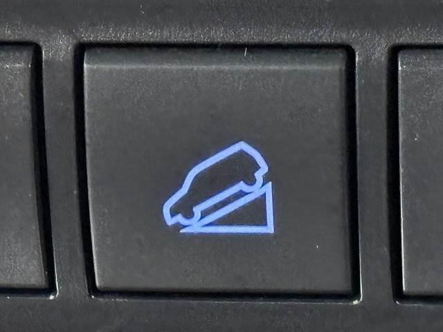 �y�q���f�B�Z���g�R���g���[���z�G���W���u���[�L�����ł͏\���Ɍ����ł��Ȃ������ł̑��s���ɁA�u���[�L�y�_���𓥂ނ��ƂȂ��ԑ������ɕۂ悤�x������@�\�ł��B