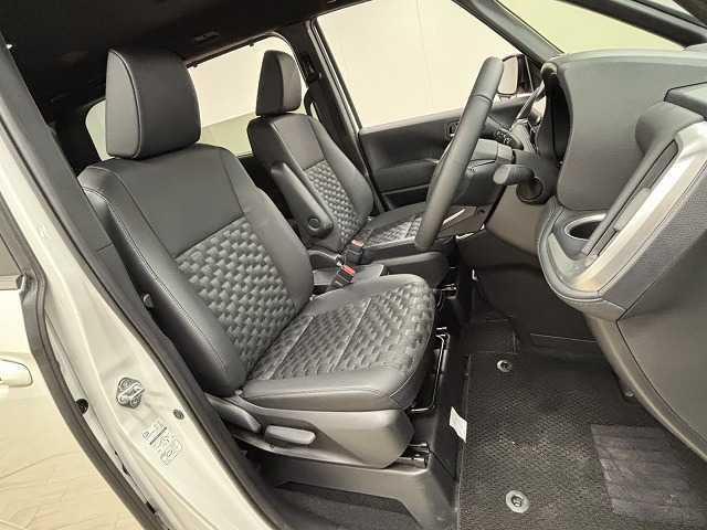 �e��u�����h�̃V�[�g�J�o�[�̎�舵�����������܂��B�܂��A���ЃI���W�i���t���A�}�b�g�����p�ӂ��Ă���܂��B�����̈��Ԃ��A�����W���Ă݂Ă͂������ł��傤���B