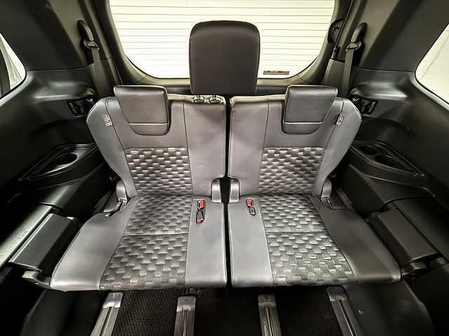 �R��ڂ̃V�[�g�͑�l�������Ă��\���ȍL�����������܂���