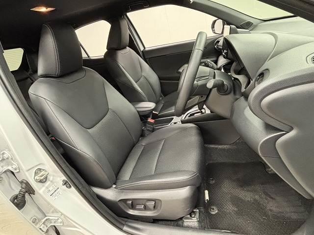 ヤリスクロス Ｚ　純正８インチナビ／全方位カメラ／地デジ／レーダークルコン／レーンキープアシスト／パワーシート／シートヒーター／ステアリングヒーター／ＢＳＭ／ＥＴＣ／クリアランスソナー／ＬＥＤヘッドライト（5枚目）