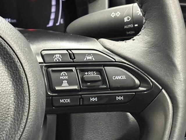 ヤリスクロス Ｚ　純正８インチナビ／全方位カメラ／地デジ／レーダークルコン／レーンキープアシスト／パワーシート／シートヒーター／ステアリングヒーター／ＢＳＭ／ＥＴＣ／クリアランスソナー／ＬＥＤヘッドライト（7枚目）