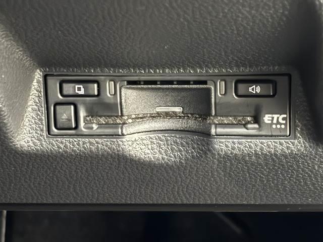 ヤリスクロス Ｚ　純正８インチナビ／全方位カメラ／地デジ／レーダークルコン／レーンキープアシスト／パワーシート／シートヒーター／ステアリングヒーター／ＢＳＭ／ＥＴＣ／クリアランスソナー／ＬＥＤヘッドライト（12枚目）