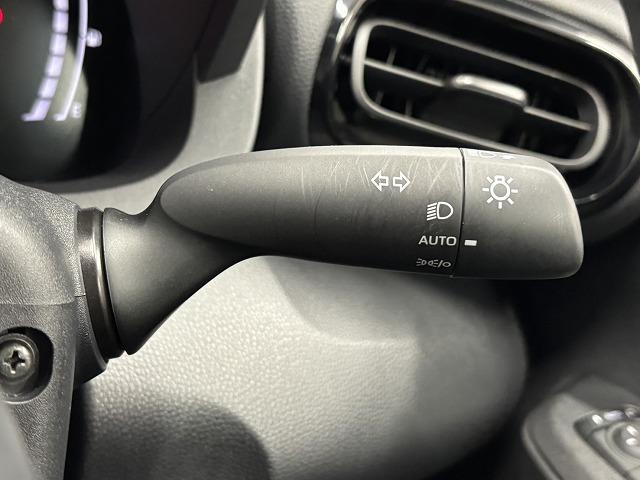 ヤリスクロス Ｚ　純正８インチナビ／全方位カメラ／地デジ／レーダークルコン／レーンキープアシスト／パワーシート／シートヒーター／ステアリングヒーター／ＢＳＭ／ＥＴＣ／クリアランスソナー／ＬＥＤヘッドライト（51枚目）