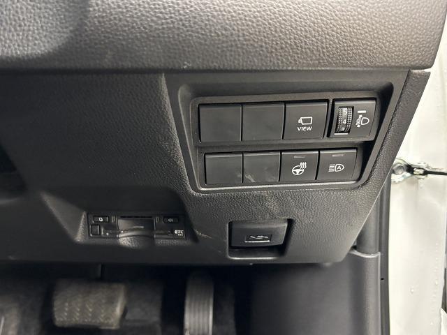 ヤリスクロス Ｚ　純正８インチナビ／全方位カメラ／地デジ／レーダークルコン／レーンキープアシスト／パワーシート／シートヒーター／ステアリングヒーター／ＢＳＭ／ＥＴＣ／クリアランスソナー／ＬＥＤヘッドライト（56枚目）