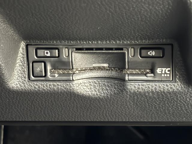 ヤリスクロス Ｚ　純正８インチナビ／全方位カメラ／地デジ／レーダークルコン／レーンキープアシスト／パワーシート／シートヒーター／ステアリングヒーター／ＢＳＭ／ＥＴＣ／クリアランスソナー／ＬＥＤヘッドライト（57枚目）