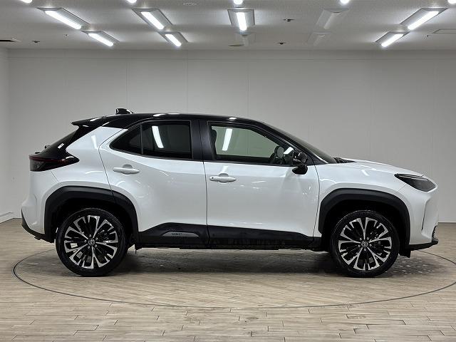 ヤリスクロス Ｚ　純正８インチナビ／全方位カメラ／地デジ／レーダークルコン／レーンキープアシスト／パワーシート／シートヒーター／ステアリングヒーター／ＢＳＭ／ＥＴＣ／クリアランスソナー／ＬＥＤヘッドライト（69枚目）