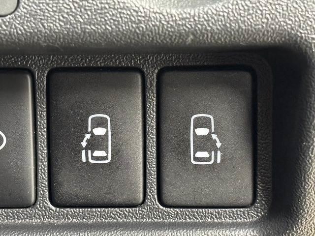 �y�����d���X���C�h�h�A�z�B�����̃X���C�h�h�A��d���ō쓮���Ă���Ċy�ɊJ���삪�o���܂��B