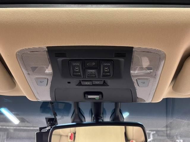 ����~�j�o���̒�ԑ����ƂȂ����y�����d���X���C�h�h�A�z�B�����̃X���C�h�h�A��d���ō쓮���Ă���܂��B