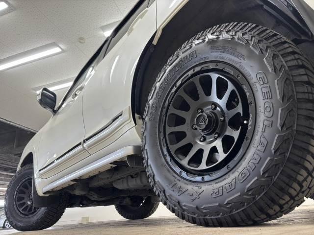 ランドクルーザープラド ＴＸ　Ｌパッケージ　ＴＲＤエアロ／サンルーフ／全周囲／ルーフレール／デルタフォース　オーバル１７インチＡＷ／黒革／純正９型ナビ地デジ／ダウンヒルアシスト／センターデフロック／ベンチレーション／追従クルコン／レーンキープ（19枚目）