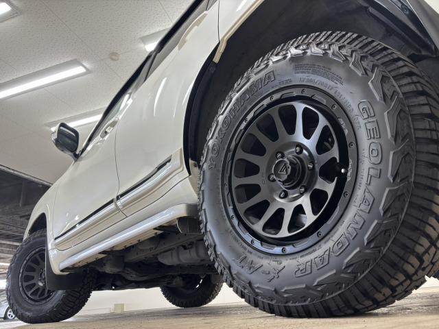 ランドクルーザープラド ＴＸ　Ｌパッケージ　ＴＲＤエアロ／サンルーフ／全周囲／ルーフレール／デルタフォース　オーバル１７インチＡＷ／黒革／純正９型ナビ地デジ／ダウンヒルアシスト／センターデフロック／ベンチレーション／追従クルコン／レーンキープ（30枚目）