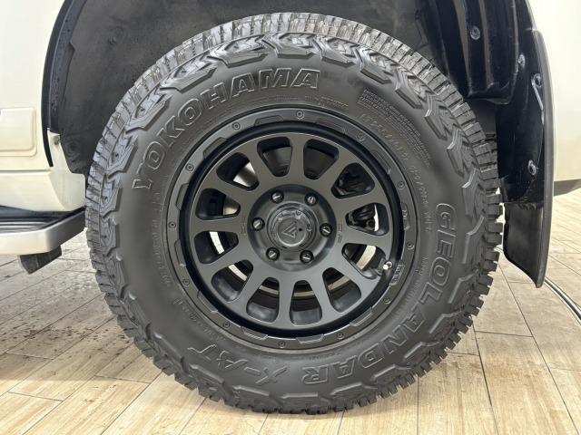 ランドクルーザープラド ＴＸ　Ｌパッケージ　ＴＲＤエアロ／サンルーフ／全周囲／ルーフレール／デルタフォース　オーバル１７インチＡＷ／黒革／純正９型ナビ地デジ／ダウンヒルアシスト／センターデフロック／ベンチレーション／追従クルコン／レーンキープ（31枚目）
