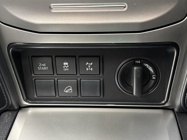 ランドクルーザープラド ＴＸ　Ｌパッケージ　ＴＲＤエアロ／サンルーフ／全周囲／ルーフレール／デルタフォース　オーバル１７インチＡＷ／黒革／純正９型ナビ地デジ／ダウンヒルアシスト／センターデフロック／ベンチレーション／追従クルコン／レーンキープ（55枚目）