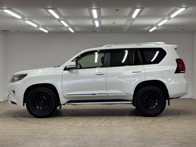 ランドクルーザープラド ＴＸ　Ｌパッケージ　ＴＲＤエアロ／サンルーフ／全周囲／ルーフレール／デルタフォース　オーバル１７インチＡＷ／黒革／純正９型ナビ地デジ／ダウンヒルアシスト／センターデフロック／ベンチレーション／追従クルコン／レーンキープ（69枚目）