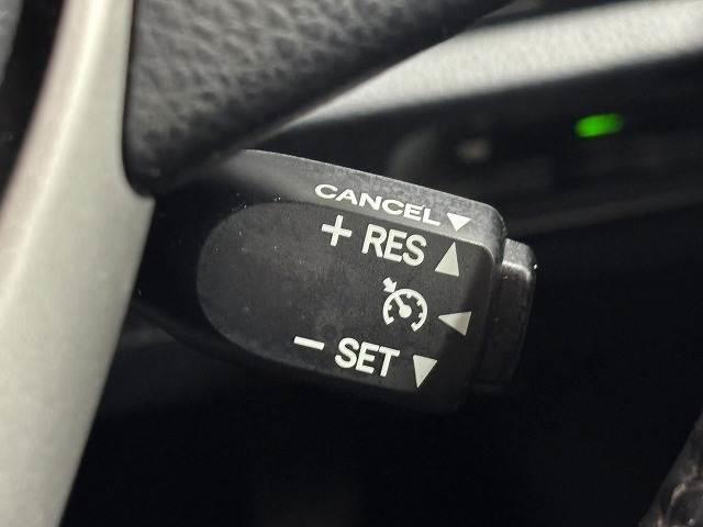 ヴォクシー ハイブリッドＺＳ　煌ＩＩＩ　純正１０インチナビ／地デジ／クルーズコントロール／レーンキープアシスト／衝突軽減ブレーキ／シートヒーター／両側電動スライド／ＬＥＤヘッドライト／オートハイビーム／ＥＴＣ／Ｗエアコン／バックカメラ（8枚目）