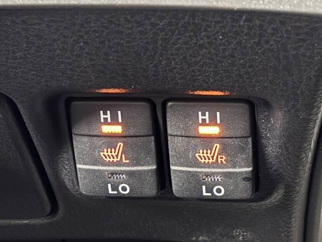 ヴォクシー ハイブリッドＺＳ　煌ＩＩＩ　純正１０インチナビ／地デジ／クルーズコントロール／レーンキープアシスト／衝突軽減ブレーキ／シートヒーター／両側電動スライド／ＬＥＤヘッドライト／オートハイビーム／ＥＴＣ／Ｗエアコン／バックカメラ（11枚目）