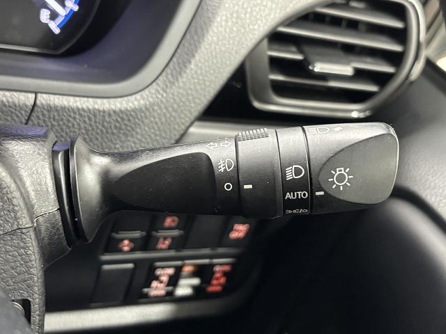 ヴォクシー ハイブリッドＺＳ　煌ＩＩＩ　純正１０インチナビ／地デジ／クルーズコントロール／レーンキープアシスト／衝突軽減ブレーキ／シートヒーター／両側電動スライド／ＬＥＤヘッドライト／オートハイビーム／ＥＴＣ／Ｗエアコン／バックカメラ（51枚目）