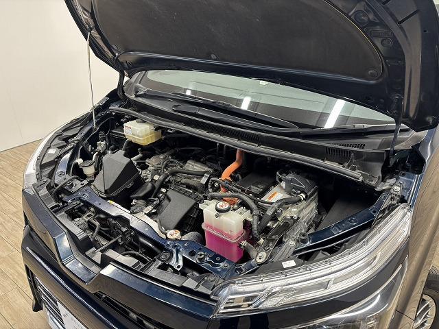 ヴォクシー ハイブリッドＺＳ　煌ＩＩＩ　純正１０インチナビ／地デジ／クルーズコントロール／レーンキープアシスト／衝突軽減ブレーキ／シートヒーター／両側電動スライド／ＬＥＤヘッドライト／オートハイビーム／ＥＴＣ／Ｗエアコン／バックカメラ（61枚目）