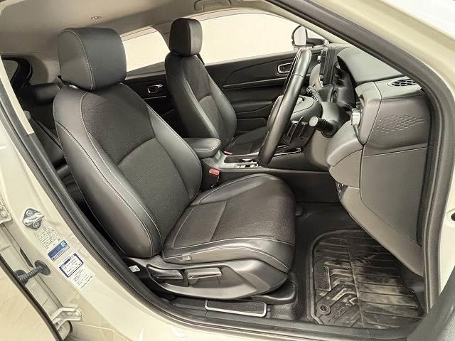 ヴェゼル ｅ：ＨＥＶ　Ｚ　純正９型ナビ地デジ／バックカメラ／追従クルコン／ホンダセンシング／シートヒーター／パワーバックドア／クリアランスソナー／ＢＳＭ／ＥＴＣ／ＬＥＤヘッドライト／スマートキー／ダウンヒルアシスト（5枚目）