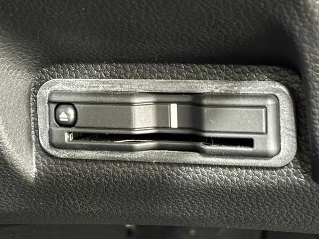 ヴェゼル ｅ：ＨＥＶ　Ｚ　純正９型ナビ地デジ／バックカメラ／追従クルコン／ホンダセンシング／シートヒーター／パワーバックドア／クリアランスソナー／ＢＳＭ／ＥＴＣ／ＬＥＤヘッドライト／スマートキー／ダウンヒルアシスト（11枚目）