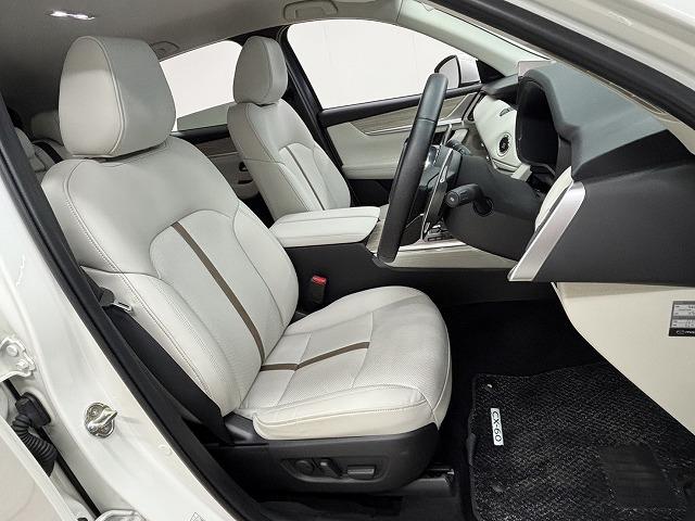 CX-60 □XD-HYBRID Exclusive Modern 白革/純正12.3型ナビ/全周囲/追従クルコン/BSM/シートベンチレーション/パワーシート/ステアリングヒーター/パワーバックドア/ダウンヒルアシスト/LEDヘッドライト/ETC/スマートキー(24枚目)