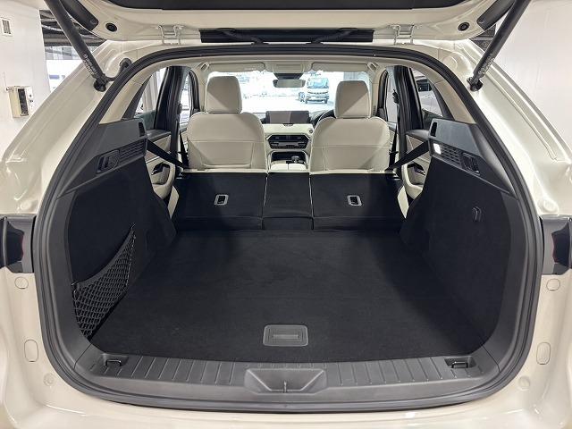 CX-60 □XD-HYBRID Exclusive Modern 白革/純正12.3型ナビ/全周囲/追従クルコン/BSM/シートベンチレーション/パワーシート/ステアリングヒーター/パワーバックドア/ダウンヒルアシスト/LEDヘッドライト/ETC/スマートキー(28枚目)