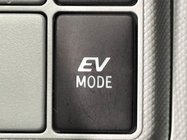 �y�d�u���[�h�z�n�C�u���b�h�o�b�e���[�̓d�͂ƃ��[�^�[�݂̂��g�p���đ��s����@�\�ł��B�G���W�����~���A�Z��X�̑����E�[��≮�����ԏ�ȂǂŁA������r�C�K�X��}���ĐÂ��Ɉړ��������ꍇ�ɗL���ł��I