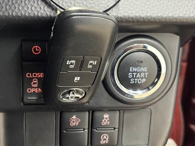 ルーミー □カスタムＧ　純正９インチナビ／全周囲／ＬＥＤヘッドライト／衝突軽減ブレーキ／レーダークルコン／クリアランスソナー／アイドリングストップ／両側電動スライド／ＥＴＣ／地デジ／Ｂｌｕｅｔｏｏｔｈ／スマートキー／（12枚目）