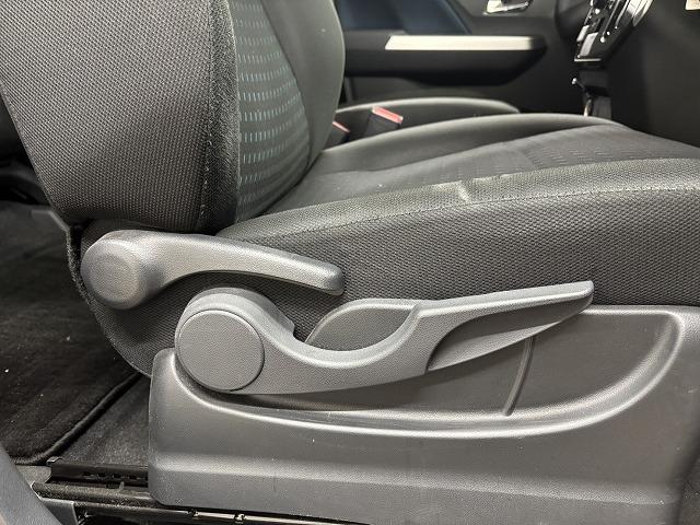 ルーミー □カスタムＧ　純正９インチナビ／全周囲／ＬＥＤヘッドライト／衝突軽減ブレーキ／レーダークルコン／クリアランスソナー／アイドリングストップ／両側電動スライド／ＥＴＣ／地デジ／Ｂｌｕｅｔｏｏｔｈ／スマートキー／（78枚目）