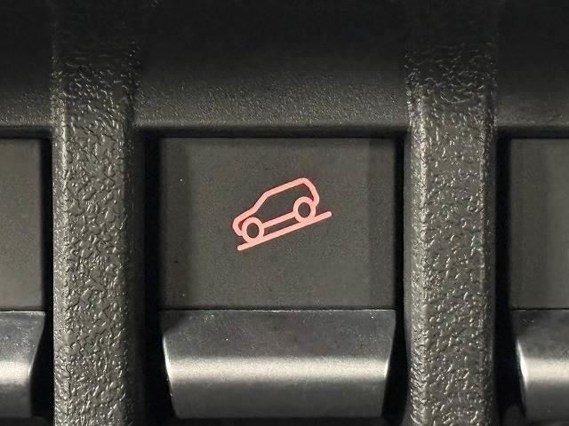 �y�q���f�B�Z���g�R���g���[���z�G���W���u���[�L�����ł͏\���Ɍ����ł��Ȃ������ł̑��s���ɁA�u���[�L�y�_���𓥂ނ��ƂȂ��ԑ������ɕۂ悤�x������@�\�ł��B