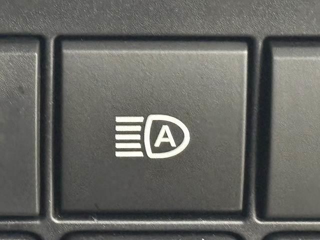 ランドクルーザープラド ＴＸ　Ｌパッケージ　モデリスタエアロ／ＯＰ１９インチＡＷ／ルーフレール／純正９インチナビ／バックカメラ／黒革／シートベンチレーション／パワーシート／追従クルコン／レーンキープアシスト／地デジ／ＬＥＤヘッドライト（11枚目）