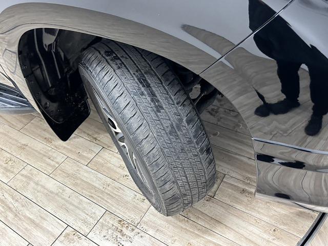 ランドクルーザープラド ＴＸ　Ｌパッケージ　モデリスタエアロ／ＯＰ１９インチＡＷ／ルーフレール／純正９インチナビ／バックカメラ／黒革／シートベンチレーション／パワーシート／追従クルコン／レーンキープアシスト／地デジ／ＬＥＤヘッドライト（32枚目）