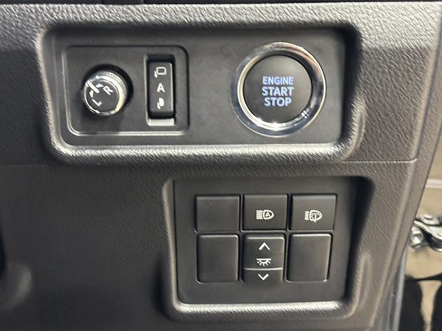 ランドクルーザープラド ＴＸ　Ｌパッケージ　モデリスタエアロ／ＯＰ１９インチＡＷ／ルーフレール／純正９インチナビ／バックカメラ／黒革／シートベンチレーション／パワーシート／追従クルコン／レーンキープアシスト／地デジ／ＬＥＤヘッドライト（57枚目）